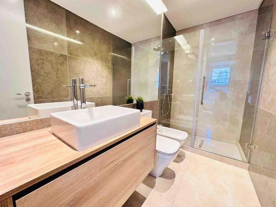 Lisbon Marques De Pombal Top Flat Great Locations City Center B Exteriér fotografie